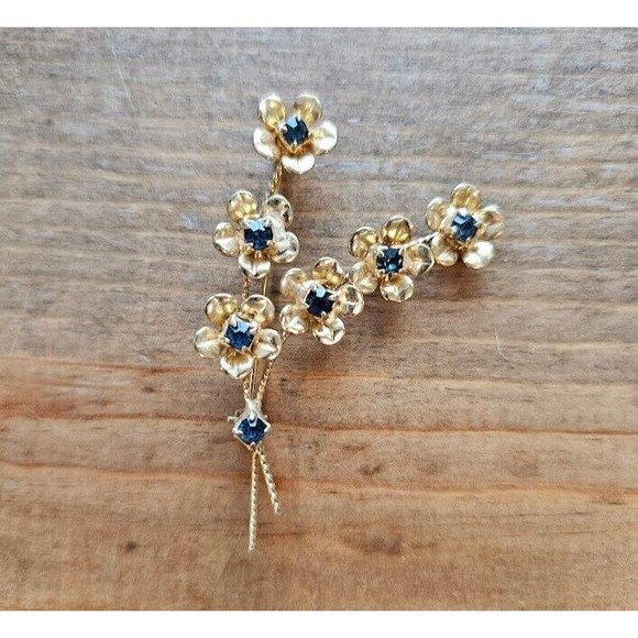 Vintage Forget Me Not Blue Stoned Flower Gold Tone Brooch - Picture 1 of 2